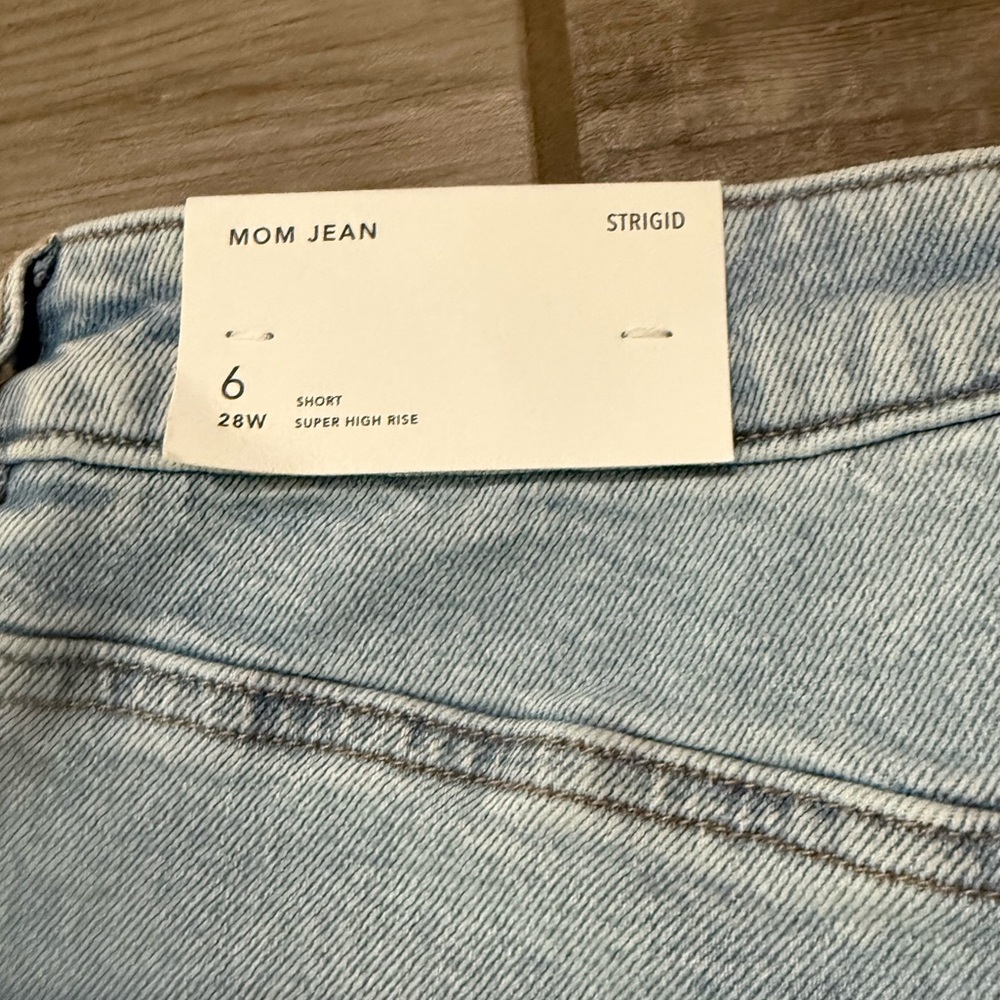 👖NWT👖American Eagle Strigid High Rise Mom Jeans - Picture 7 of 8